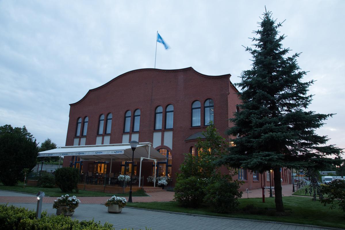 Glas-Hotel 4* Zary  Exterior photo